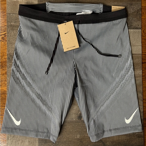 Nike Aeroswift Half Tight Running Shorts Black FN3369-013 Men's Size Large - Picture 1 of 8